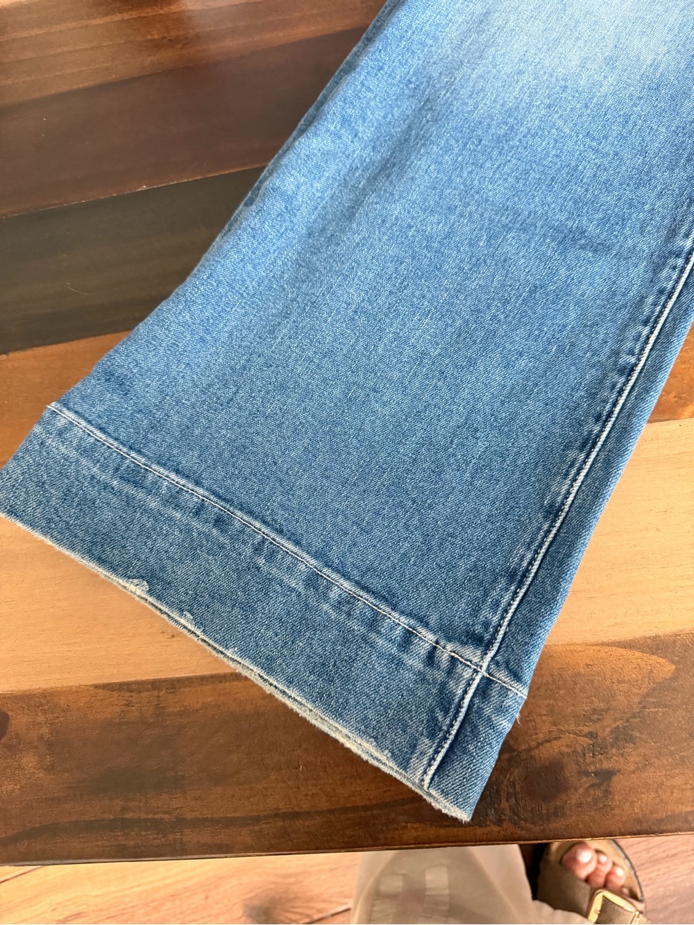 Wrangler Women's Medium Blue Boot Cut Jeans with Leather Logo Patch - Picture 4 of 4